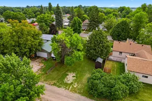 109 Kneale Ave S, Thief River Falls, MN 56701 - Photo 32