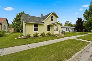 109 Kneale Ave S, Thief River Falls, MN 56701 - Photo 1