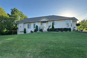 474 Bluebird Ln, Woodbury, MN 55125 - Photo 2