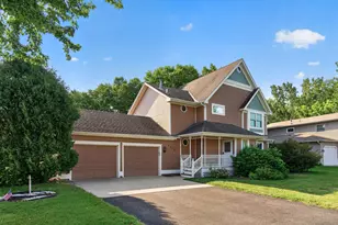 7776 Grinnell Way, Lakeville, MN 55044 - Photo 2