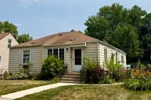 2620 York Ave N, Robbinsdale, MN 55422 - Photo 2