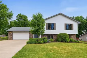 4027 Elmwood Dr, Saint Bonifacius, MN 55375 - Photo 2