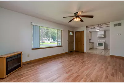 109 Jay Street, Le Sueur, MN 56058 - Photo 6
