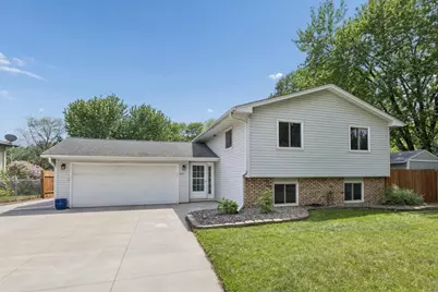 11481 99th Place N, Maple Grove, MN 55369 - Photo 1