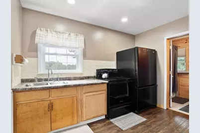 828 Clinton Street E, Waterville, MN 56096 - Photo 14