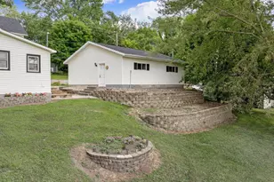 828 Clinton Street E, Waterville, MN 56096 - Photo 10