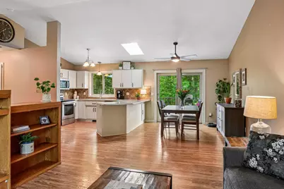 1121 Scott Street S, Shakopee, MN 55379 - Photo 8