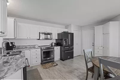 9300 Prairieview Trail N, Champlin, MN 55316 - Photo 4