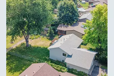3244 Meadowbrook Court, Vadnais Heights, MN 55127 - Photo 10