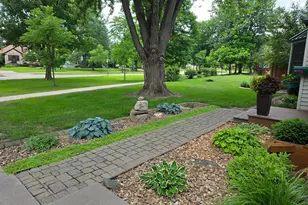 493 Wheelock Parkway W, Saint Paul, MN 55117 - Photo 2