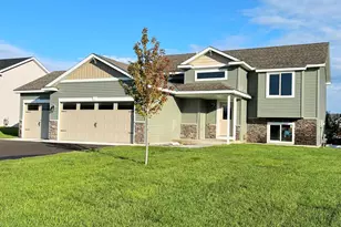 2598 Topaz St, Saint Augusta, MN 56301 - Photo 2