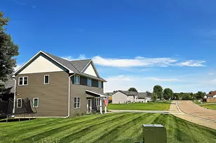 864 Beech Ln S, Annandale, MN 55302 - Photo 2
