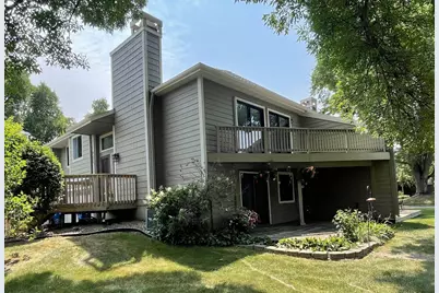 4538 Quantico Lane N, Plymouth, MN 55446 - Photo 2