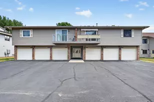 3276 Greenbrier St, Vadnais Heights, MN 55127 - Photo 1