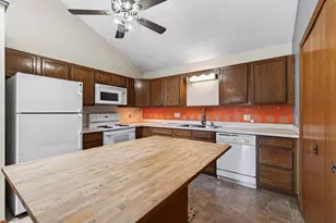 3276 Greenbrier St, Vadnais Heights, MN 55127 - Photo 1