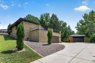 1472 Bridgeview Ave, Eagan, MN 55121 - Photo 2
