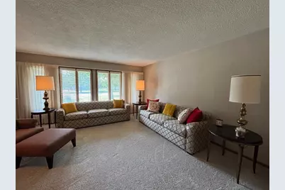 911 Oakmont Drive, Thief River Falls, MN 56701 - Photo 6