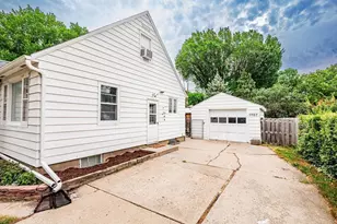 1707 2nd St N, Fargo, ND 58102 - Photo 4