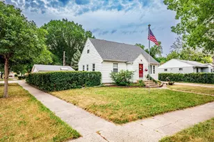 1707 2nd St N, Fargo, ND 58102 - Photo 2