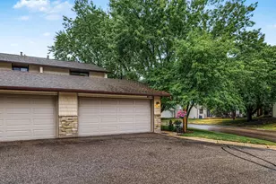 13769 Heather Hills Dr, Burnsville, MN 55337 - Photo 2