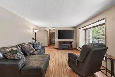 2557 Sherwood Road, Mounds View, MN 55112 - Photo 4