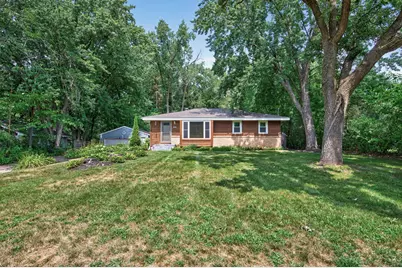 2557 Sherwood Road, Mounds View, MN 55112 - Photo 2