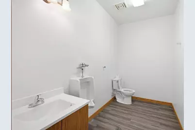 290 1st Avenue NE, Wells, MN 56097 - Photo 22