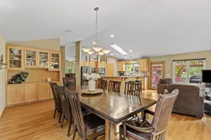 13705 Country Pl, Burnsville, MN 55337 - Photo 10