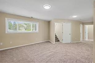939 Savannah Rd, Eagan, MN 55123 - Photo 16