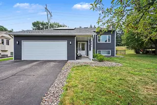 939 Savannah Rd, Eagan, MN 55123 - Photo 2
