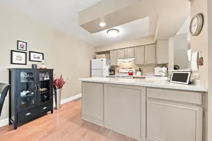 303 Elan Ct, Woodbury, MN 55125 - Photo 18