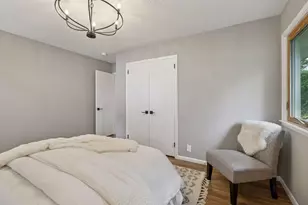 11201 Ewing Ave S, Bloomington, MN 55431 - Photo 14