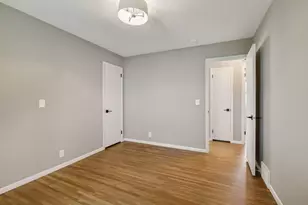 11201 Ewing Ave S, Bloomington, MN 55431 - Photo 18