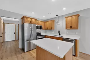 626 Pointe Ct SW, Rochester, MN 55902 - Photo 2