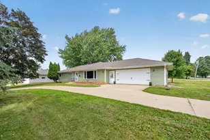 401 20th St SW, Rochester, MN 55902 - Photo 2