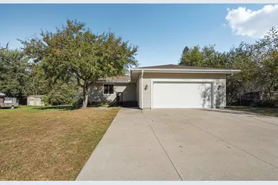 17452 Hiawatha Beach Drive NE, Ham Lake, MN 55304 - Photo 2