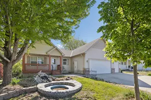 211 7th St S, Winsted, MN 55395 - Photo 1