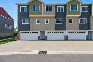 3049 Bluestem Trl, Mankato, MN 56001 - Photo 2