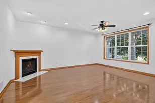 10008 Iris Ln, Eden Prairie, MN 55347 - Photo 4