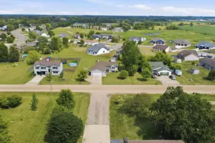 605 W 8th Ave, Osakis, MN 56360 - Photo 2