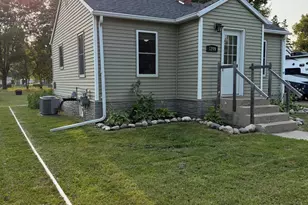 1209 Arnold Ave N, Thief River Falls, MN 56701 - Photo 2