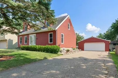 342 7th Street SW, Eyota, MN 55934 - Photo 2