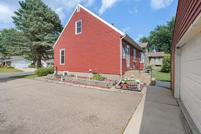 342 7th Street SW, Eyota, MN 55934 - Photo 6