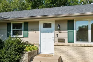 702 Madison St S, Shakopee, MN 55379 - Photo 2