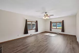 702 Madison St S, Shakopee, MN 55379 - Photo 12
