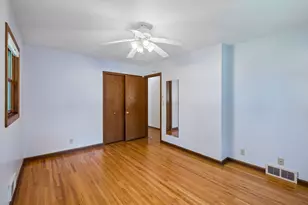 702 Madison St S, Shakopee, MN 55379 - Photo 16