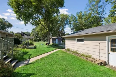 702 Madison Street S, Shakopee, MN 55379 - Photo 40