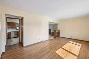 702 Madison St S, Shakopee, MN 55379 - Photo 6