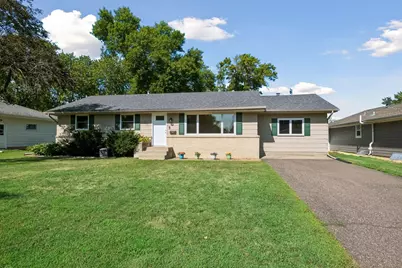 702 Madison Street S, Shakopee, MN 55379 - Photo 1