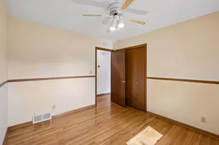 702 Madison St S, Shakopee, MN 55379 - Photo 20